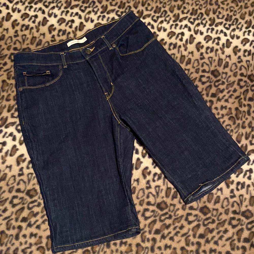 LEVI’S Jean Shorts Women’s Size 10 (30) Levi’s Bermuda Shorts Dark Wash Levi’s